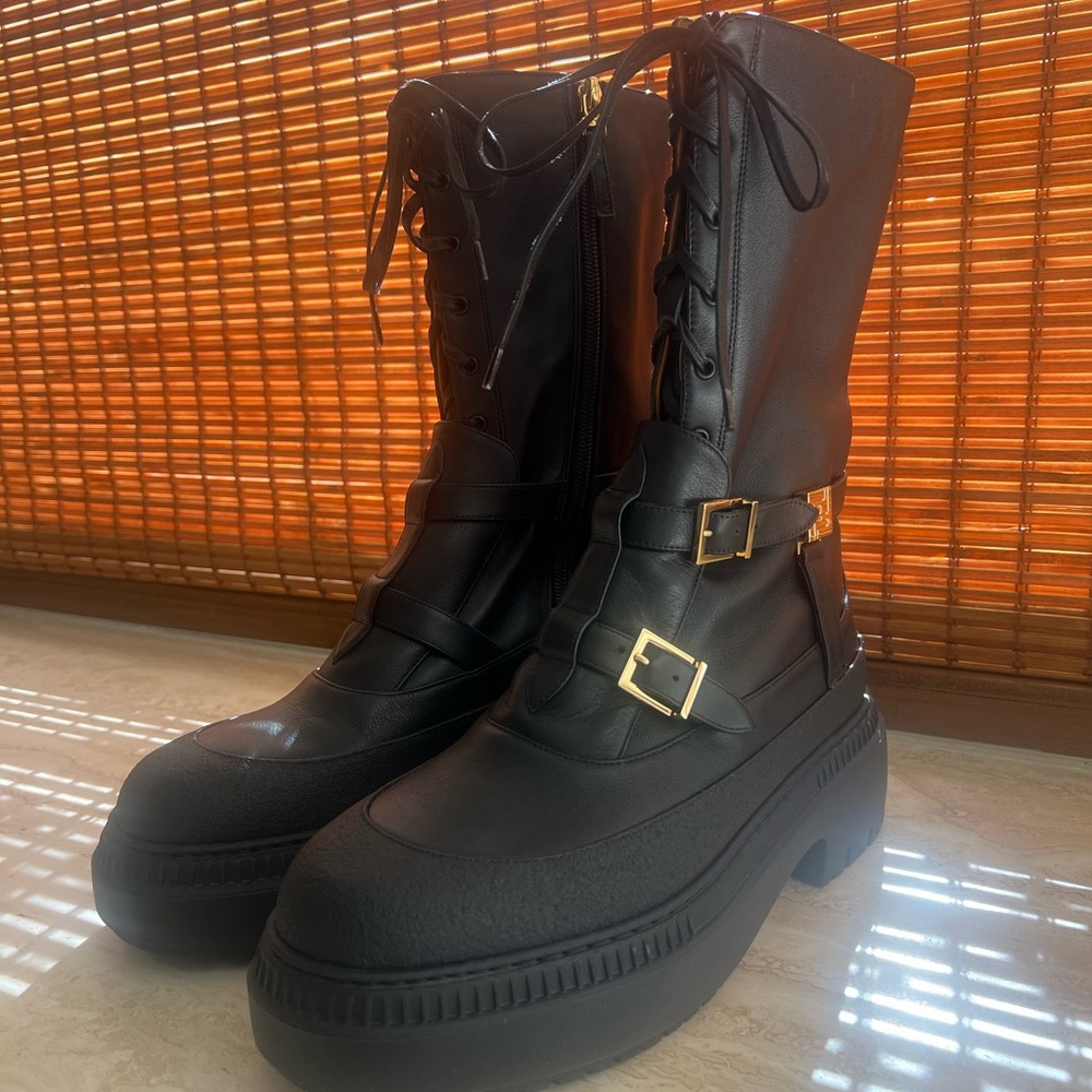 BRAND NEW, NEVER WORN, FENDI DELFINA COMBAT BOOT, BLACK, TRUE 8.5